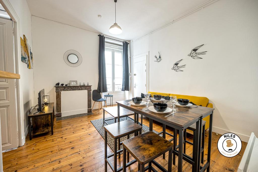 Appartement CEDICI Ideal Couples ou Famille - Moderne 19 Rue Castetnau 64000 Pau