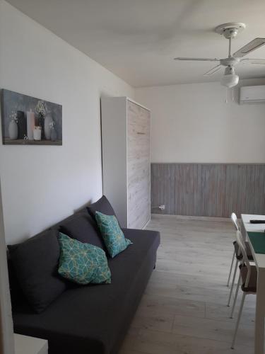 CEL'STUDIO-Parking privé-Clim réversible -Balcon-Lave-linge-Lit - POINT ZERO
