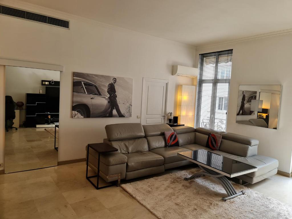 Center palais 79 rue d'Antibes / 2 rue Teisseire, 06400 Cannes