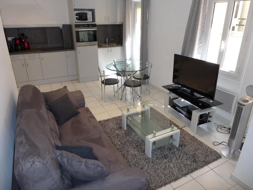 Appartement Central 1 bedroom Riouffe 2 mins from the Palais and Croisette 206 Floor 2 15 Rue Jean de Riouffe 06150 Cannes