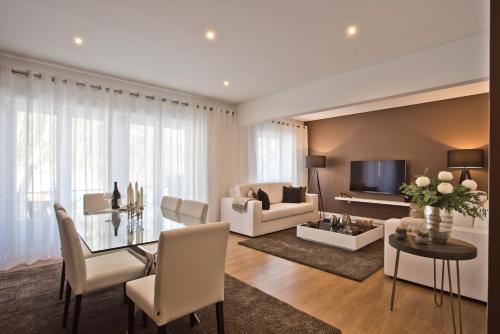 Central Apartment 127 by Saboia Collection
