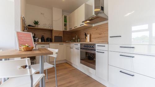 Central Apartment, 55m2, Kitchen, Washer, Netflix, Parking
