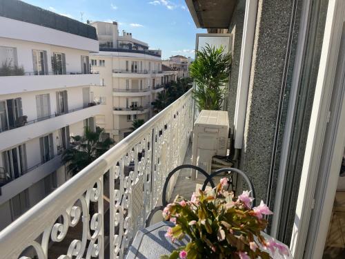 CENTRAL CANNES