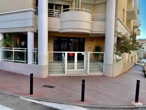 Central - Cannes - Free MIPIM - Close to Palais