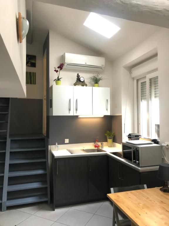 Appartement Central charming and cozy in old town sustainable 9 Place Saint-François 06300 Nice