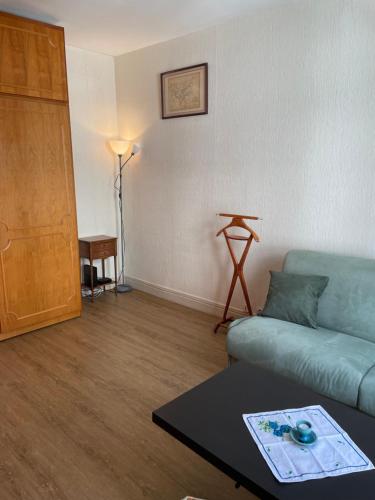 Central cosy & charming studio, typically parisian