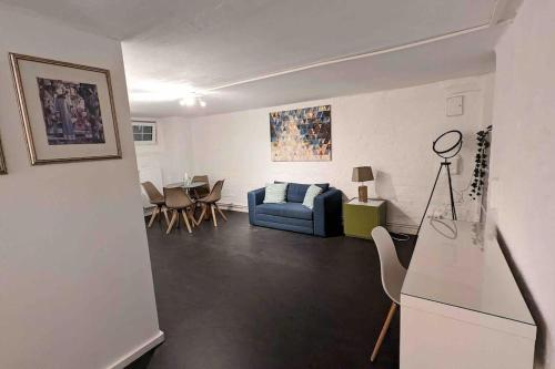 Central, cozy & beautiful designed 2-rooms Apt. near river
