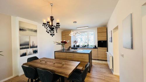 Central Designer 3 Room Apt with Terrace & Parking