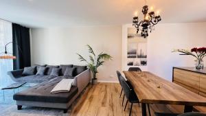 Central Designer 3 Room Apt with Terrace & Parking