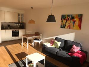 Central Garden-Mountain Apartment