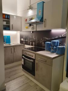 Central Lichtenberger Apartment for 6 People