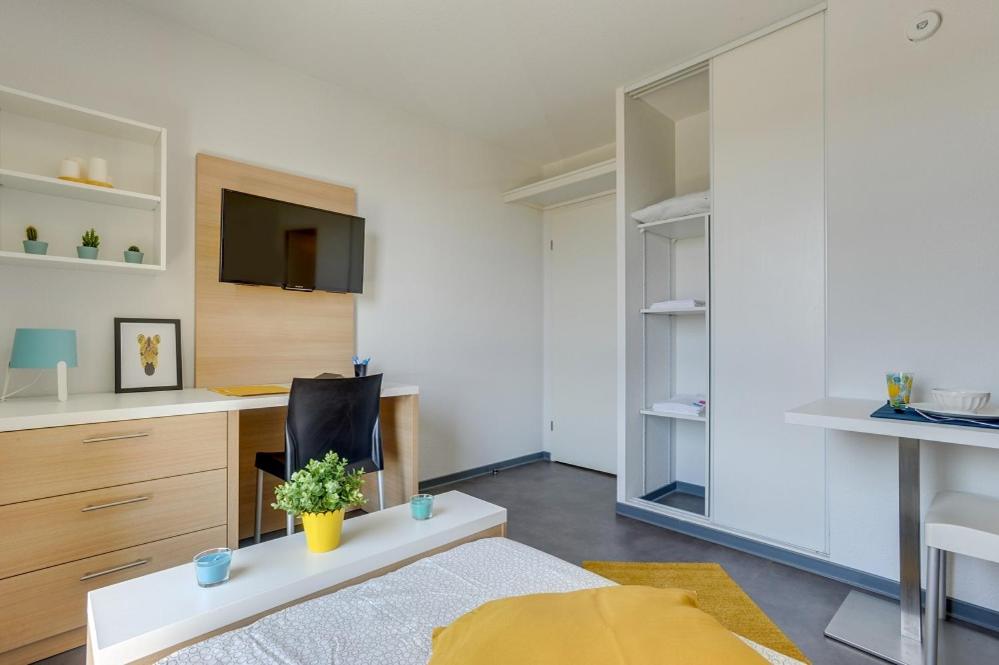 Central Lisbon Classic Apartment