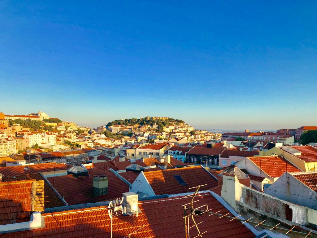 Central Lisbon Panoramic View Apartment 20 Travessa do Meio do Forte Top (3rd) Floor, 1150-112 Lisbonne