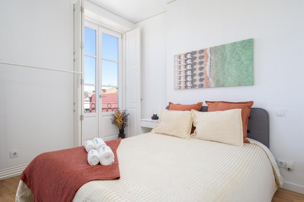 Central Roomy Flat - Terrace Rua Chã, 70, 4050-098 Porto