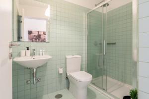Central Roomy Flat - Terrace