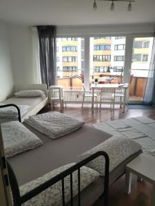 Central Studio Apartment mit Balkon