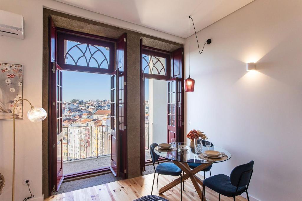 Appartement Central Studio w/ AC, Views & Balcony by LovelyStay 137 Rua de Cimo de Vila 2.1 4000-169 Porto