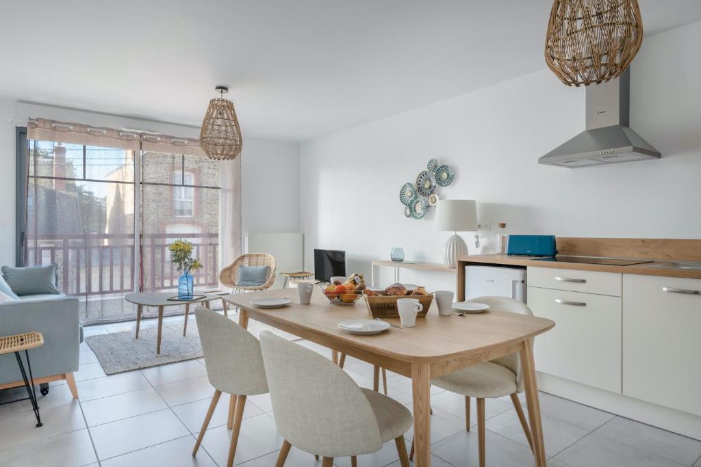 Central Top Floor w/Terrace Oceanview 9500-083 Ponta Delgada