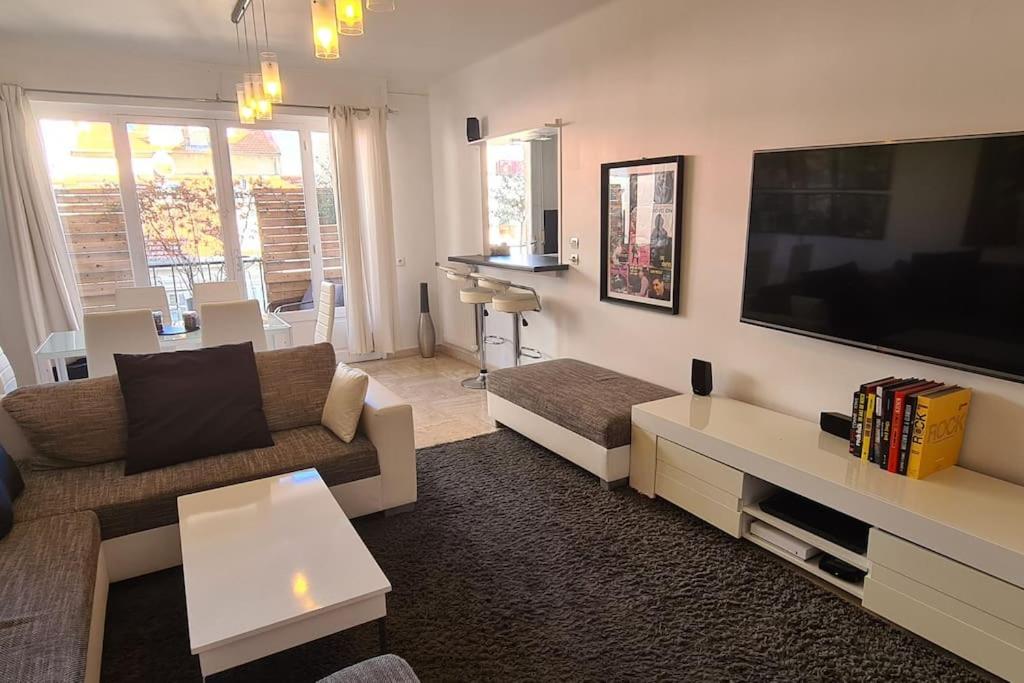 CENTRE, 3P/TERRASSE , 300 m PLAGES. 11 Rue Lecerf, 06400 Cannes