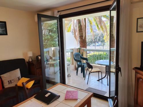 Centre Cannes beau deux pièces près de tout à pied