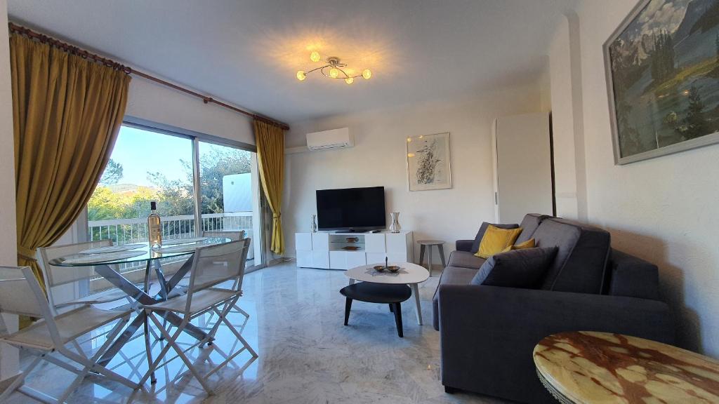 Centre Cannes gd 2p terrasse parking 10mn palais plage 18 Rue Campestra, 06400 Cannes