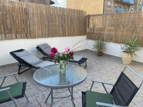 Centre Carcassonne apartment with private sunny terrace