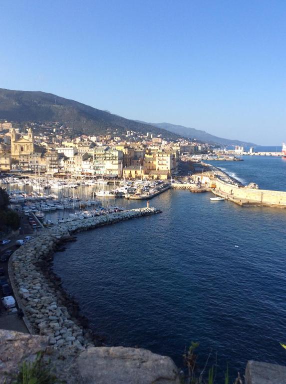 Centre historique bastia 3 rue des Turquines citadelle  2e étage 20200 Bastia, 20200 Bastia