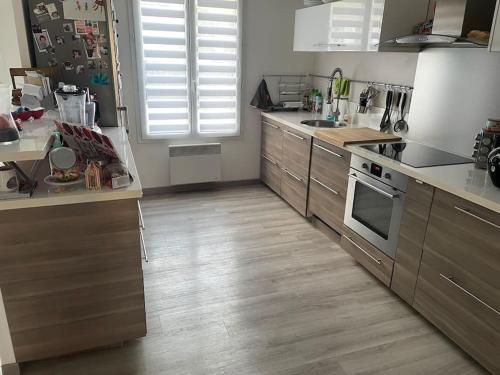 centre Pierrefonds superbe appartement + parking
