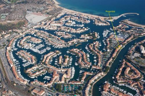 Appartement centre Port-Grimaud avec vue magnifique sur la Giscle Grimaud france