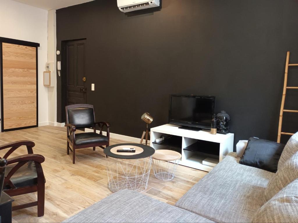 Centre ville 10 min de la Croisette/Downtown 6 Rue Legoff, 06400 Cannes