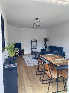 Centre-ville au calme grand T2 avec terrasse