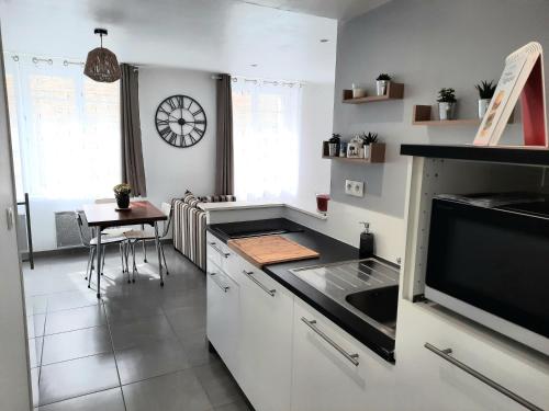 Appartement centre ville rue calme 2 pièces classé 3 étoiles Lannion france