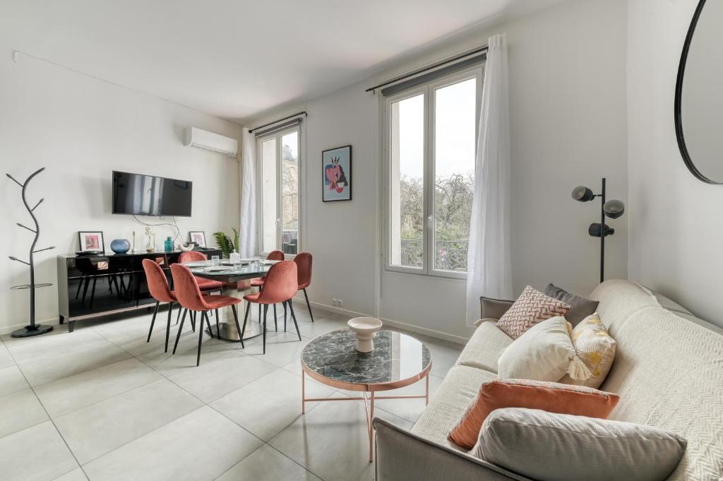 Appartement Centric nice apartment 2 steps Le Marais -Republic 165 Rue du Temple 75003 Paris