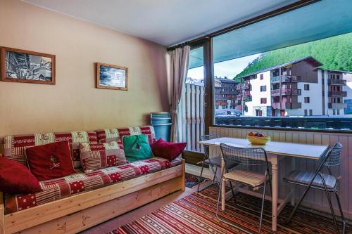 CH125 Studio bien entretenu proche centre Val d'Isere