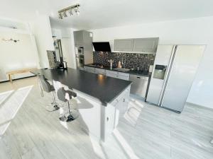 CH4 - Flatshare in Saint Genis City center & CERN