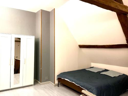 Chablis: grand studio en plein centre ville