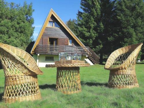 Chalet 70's cosy et rustique, vue et jardin !
