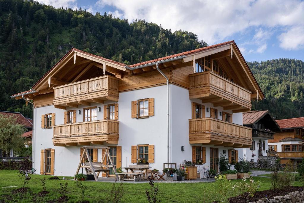 Appartement Chalet Blümlein Ahornstr. 3 83242 Reit im Winkl