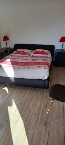 CHALET INDIVIDUEL TRES ENSOLEILLE AU CALME VUE IMPRENABLE