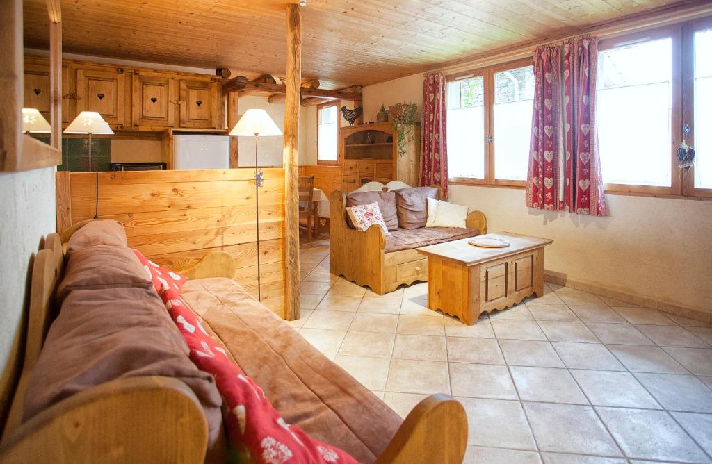 Chalet la Lauzette Chalet La Lauzette Rue de Saint-Etienne, 73480 Bessans