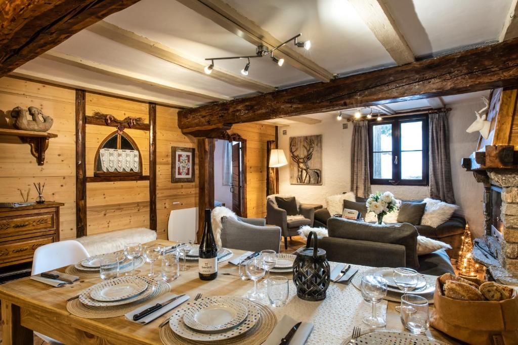 Chalet les Clarines Chalet les Clarines, Montalbert, 73210 Aime-La-Plagne