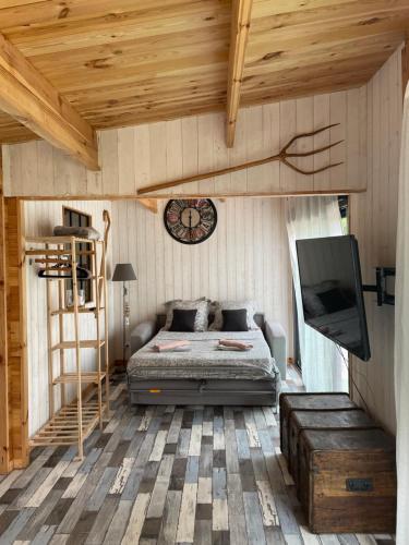 Chalet meublé +parking+ extérieur -La Crau