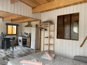 Chalet meublé +parking+ extérieur -La Crau