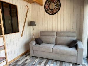 Chalet meublé +parking+ extérieur -La Crau