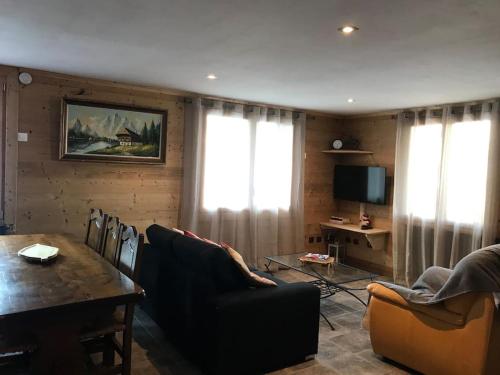 Chalet montagnard , 2 chambre ,70m2 ,navette gratuite