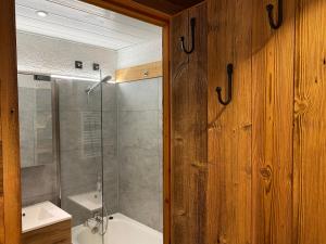 Chalet Olympie, Appartement avec balcon et vue montagne, ski aux pieds, Méribel-Mottaret