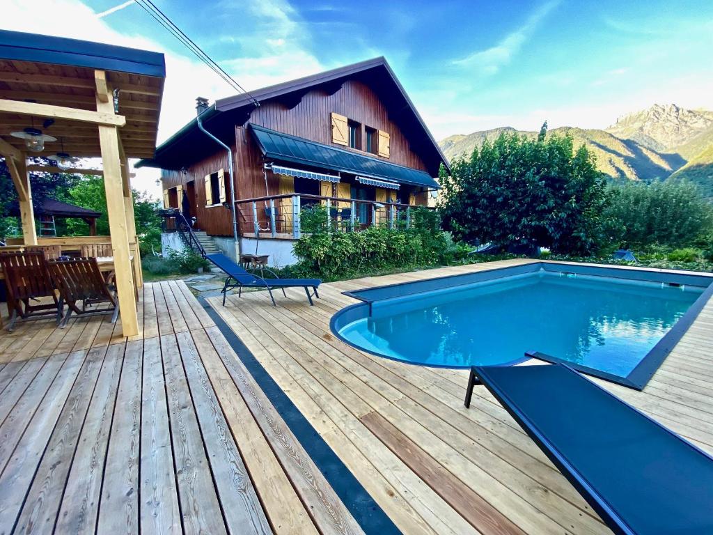 Chalet Rock 51 51 Rue entre-deux-Rocs, 73540 Esserts-Blay