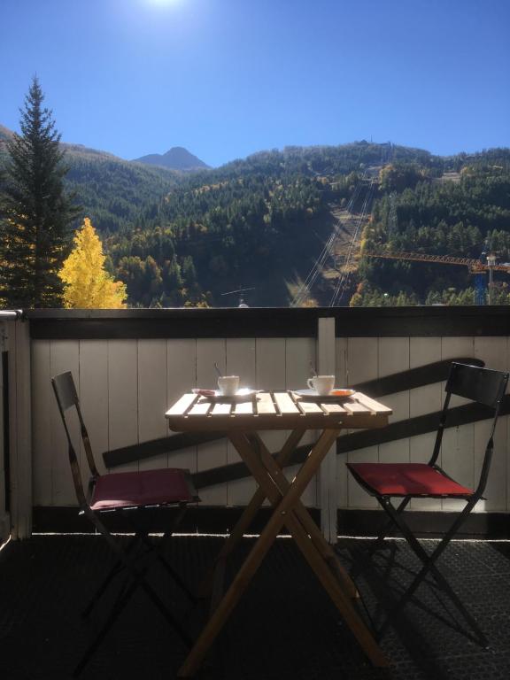 Chalet rustique avec BALCON près des pistes Megève