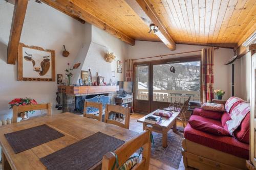 Chalet rustique avec BALCON près des pistes Megève