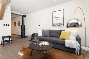 CHALET SUISSE - Alpes Travel - Central Chamonix - sleeps 4